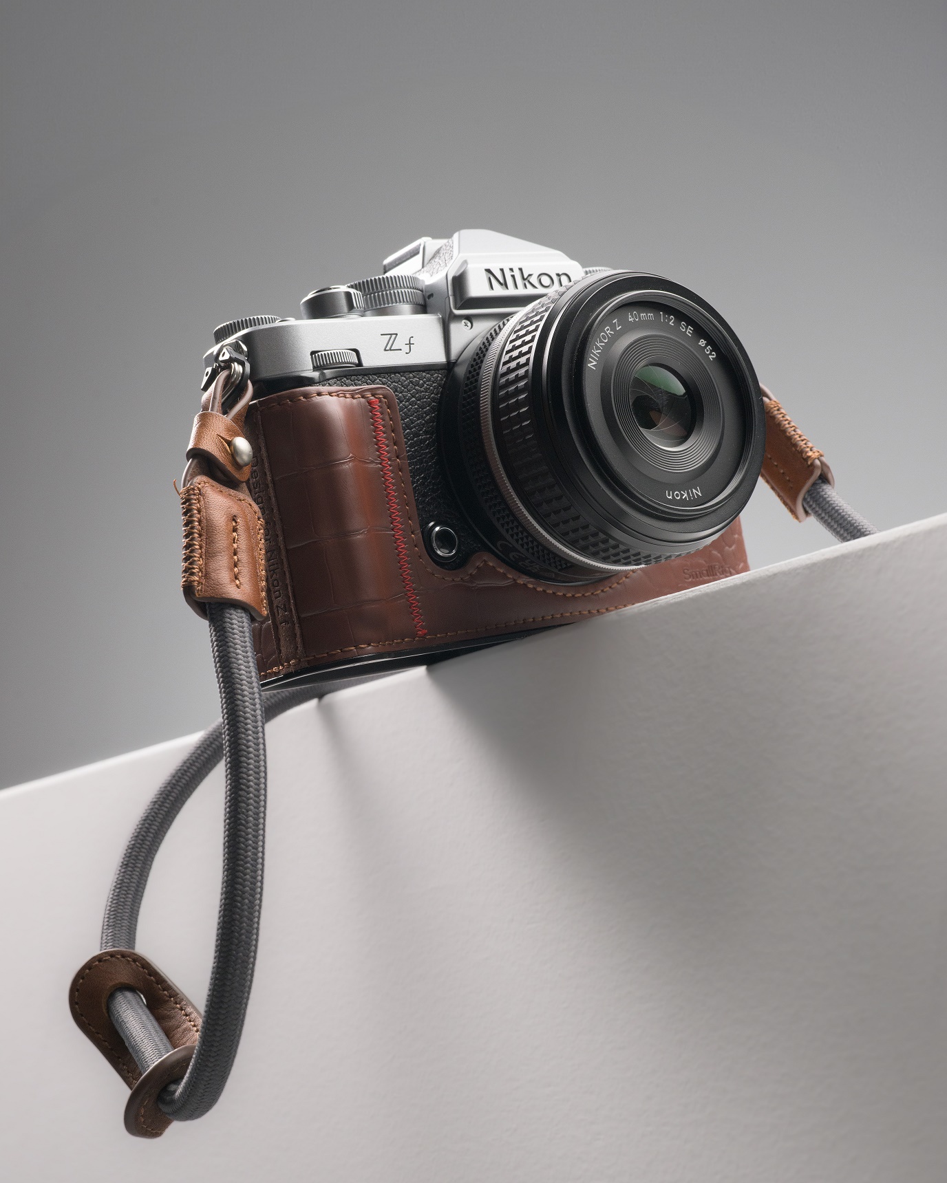Nikon Zf Silver – Frontansicht