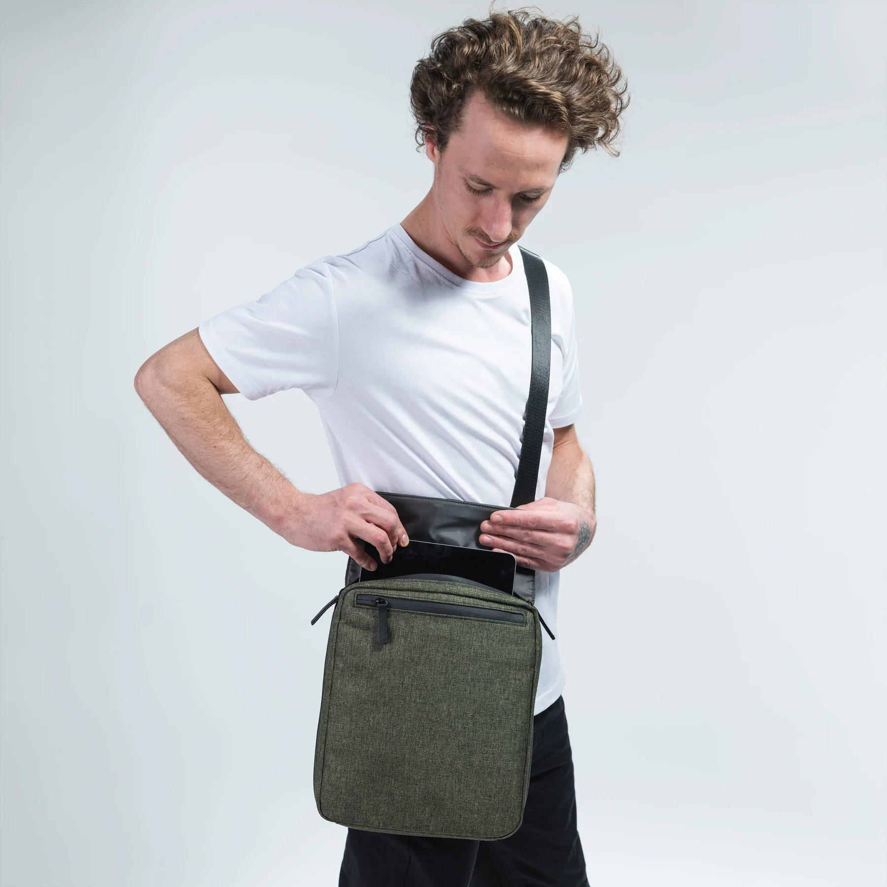 Cooph HelioFlex Backpack - Tablet Front Bag - grün